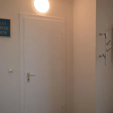 Apartment Cozy In With Free Wifi Rees